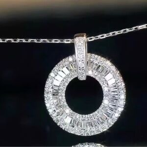 Elegant Silver Pendant Necklace